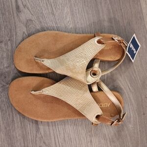 NWT Aerosoles Gold Sandals, 6.5